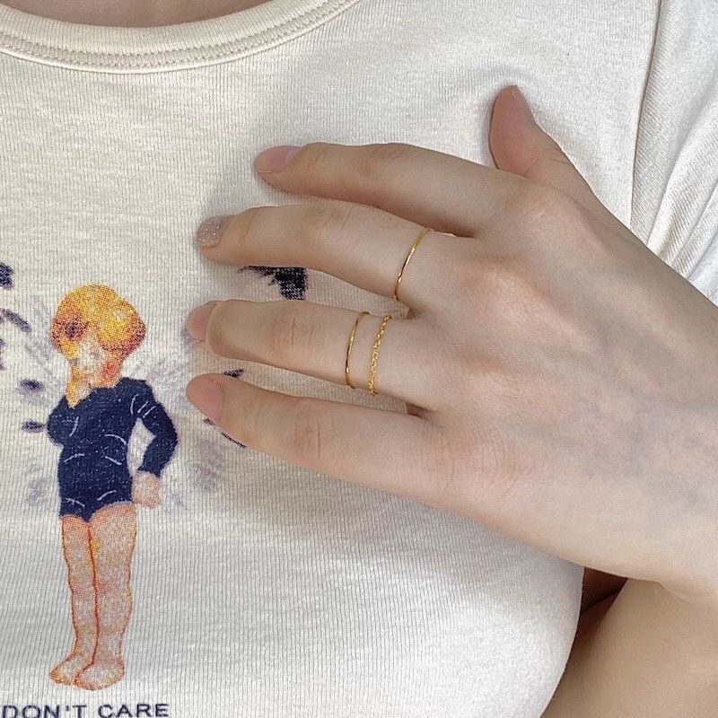 「チタンスチール 色落ちしない 極細 素圈リング インスタ風 小物寂しい 高級感 重ね着用 人差し指 / テニスリング」