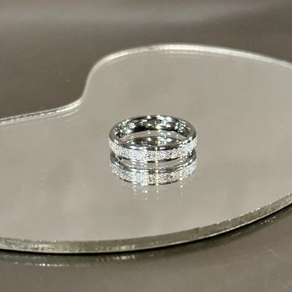 「「退色しない・過敏なし」チタンスチール 满天星カップル対戒 黒白磨砂 小物デザイン」