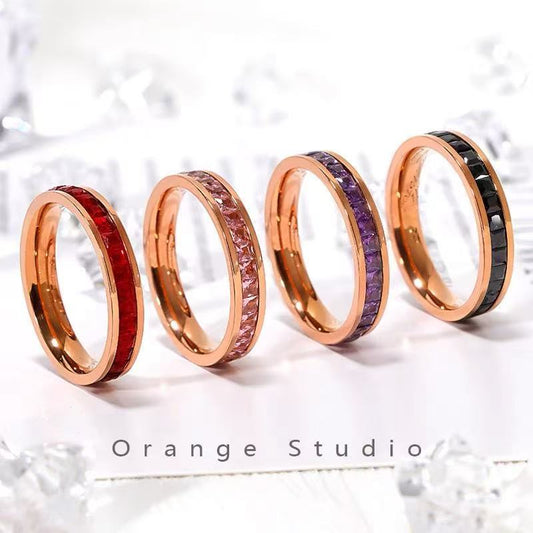 「カラフルスクエアダイヤモンド一周デザイン レディース薬指用チタンペアリング 日韓スタイル満天星冷淡風」