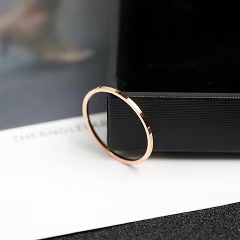 「チタンスチール 色落ちしない 極細 素圈リング インスタ風 小物寂しい 高級感 重ね着用 人差し指 / テニスリング」