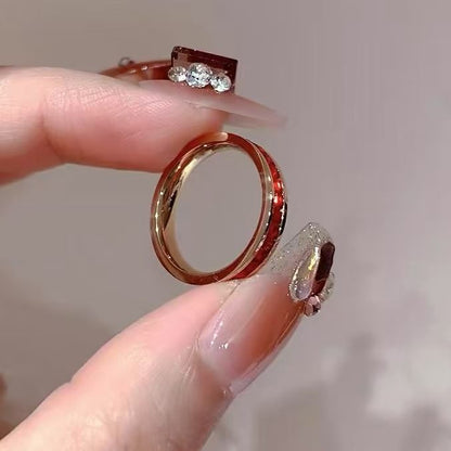 「カラフルスクエアダイヤモンド一周デザイン レディース薬指用チタンペアリング 日韓スタイル満天星冷淡風」