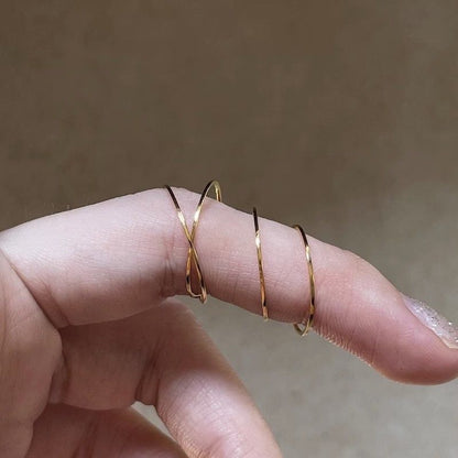 「チタンスチール 色落ちしない 極細 素圈リング インスタ風 小物寂しい 高級感 重ね着用 人差し指 / テニスリング」