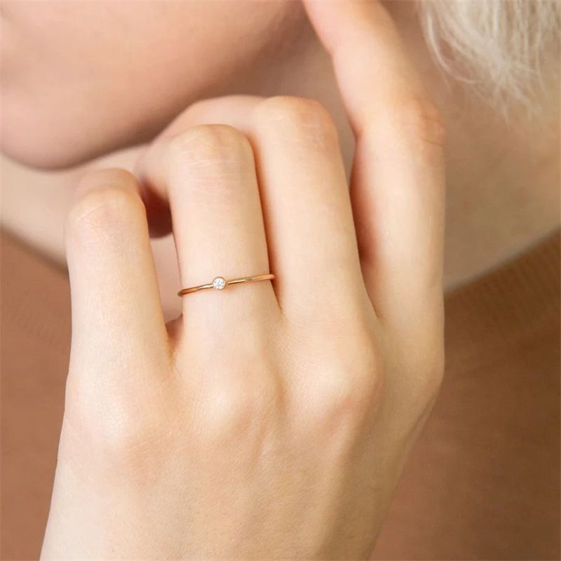 「チタン合金製シンプル小众デザインの女性用指輪 人工ダイヤモンド镶り 色褪せない インスタ風アクセサリー」