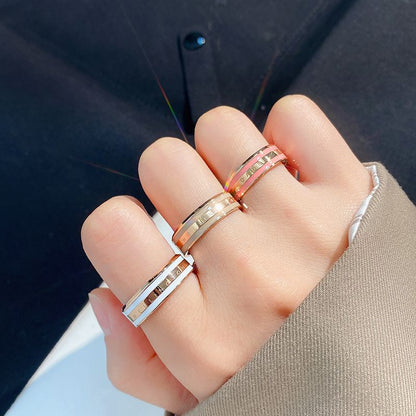 「チタンスチール 色落ちしない ローズゴールド セラミック撞色 アルファベット 親友リング カップルペアリング インスタ風」