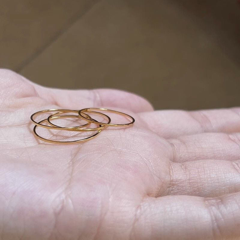 「チタンスチール 色落ちしない 極細 素圈リング インスタ風 小物寂しい 高級感 重ね着用 人差し指 / テニスリング」